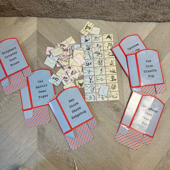 RARE Eeboo Mailbox A Treasure Hunt Party Game 2006 - Picture 6 of 7